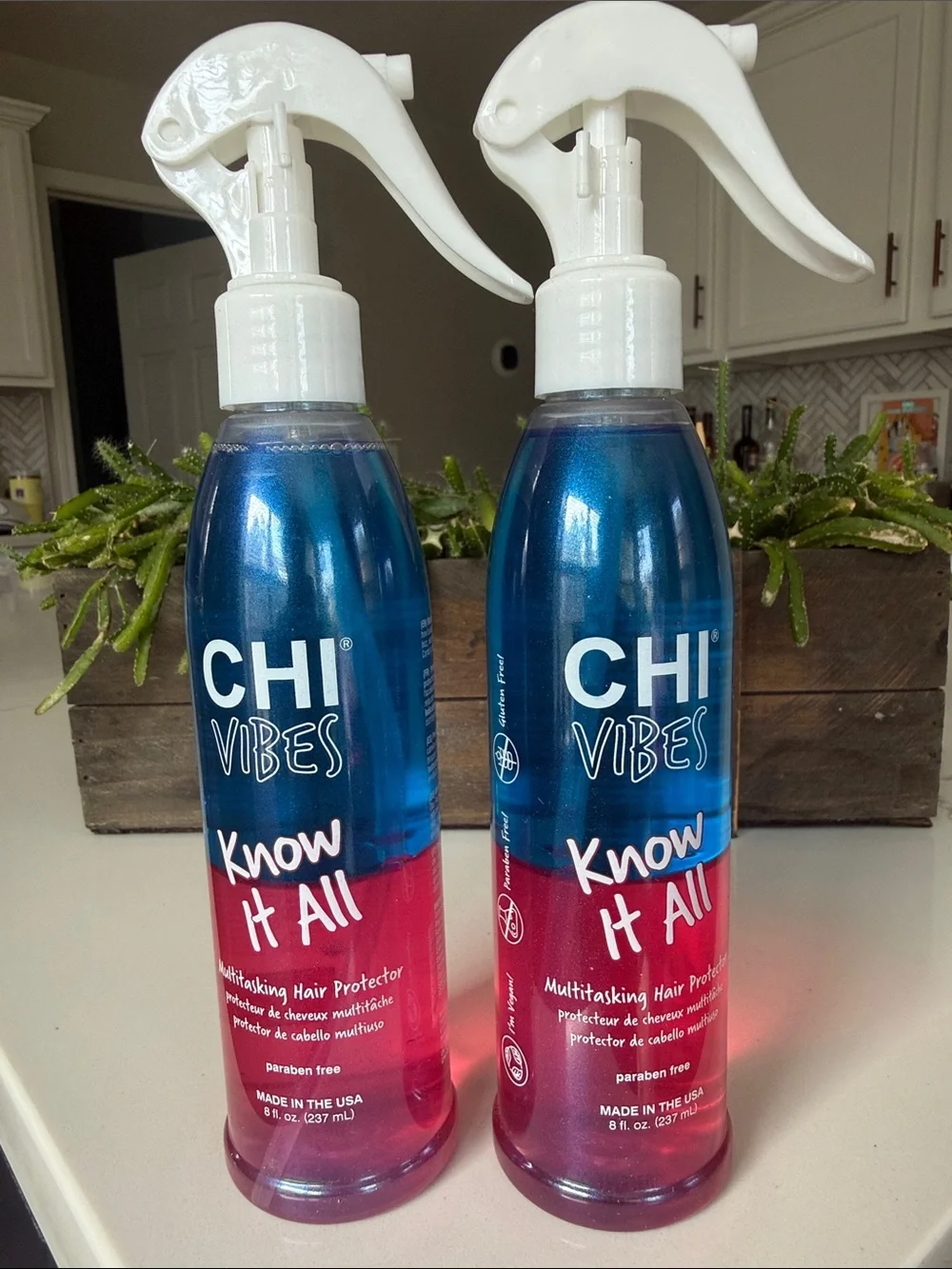 2-CHI Vibes Know It All Multitasking Hair Protector Spray - Blue/Pink
